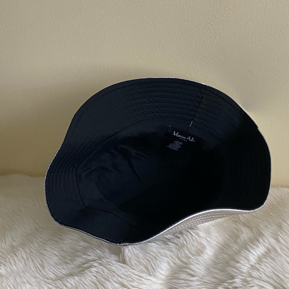 Marcus Adler Reversible Metallic Silver Bucket Hat New - Picture 5 of 10
